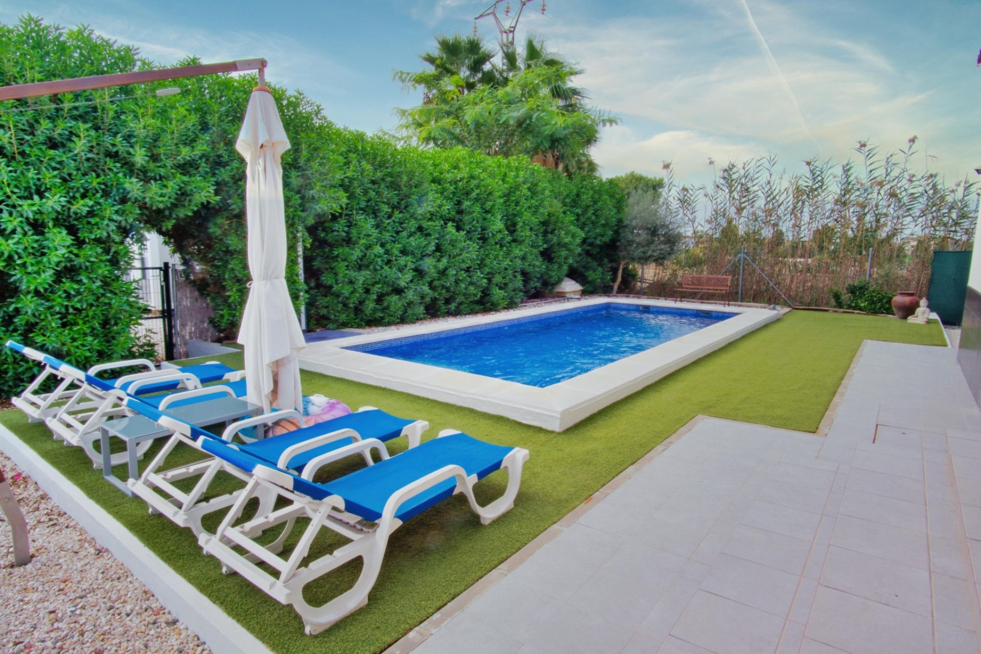 Reventa - Commercial - Dolores - Dolores - Country