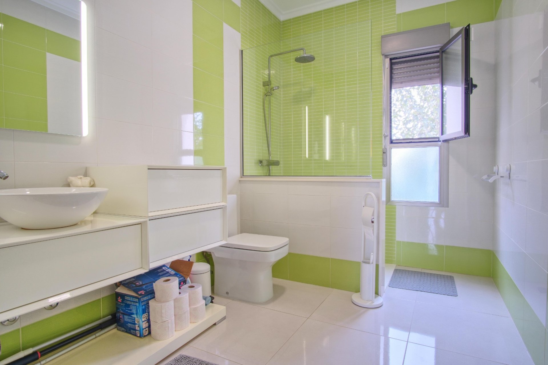 Reventa - Commercial - Dolores - Dolores - Country