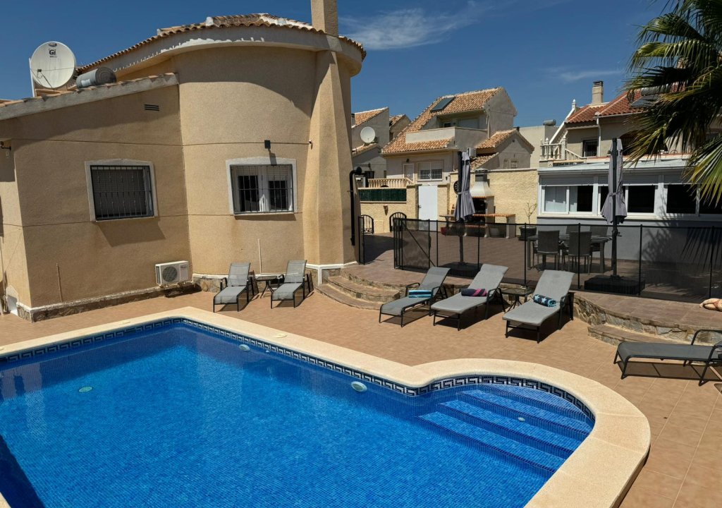 Reventa - Detached House / Villa - Ciudad Quesada - Atalaya (Quesada)