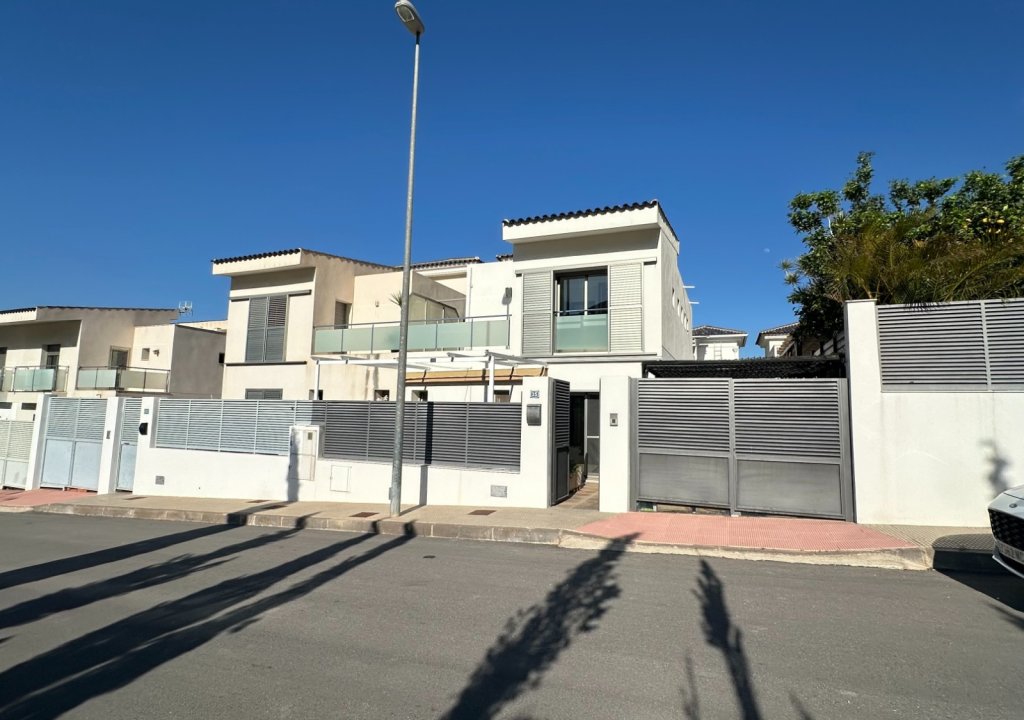 Reventa - Detached House / Villa - Cox - Cox - Country