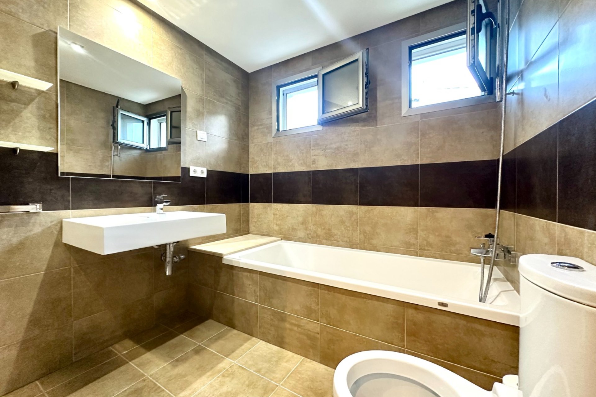 Reventa - Detached House / Villa - Cox - Cox - Country