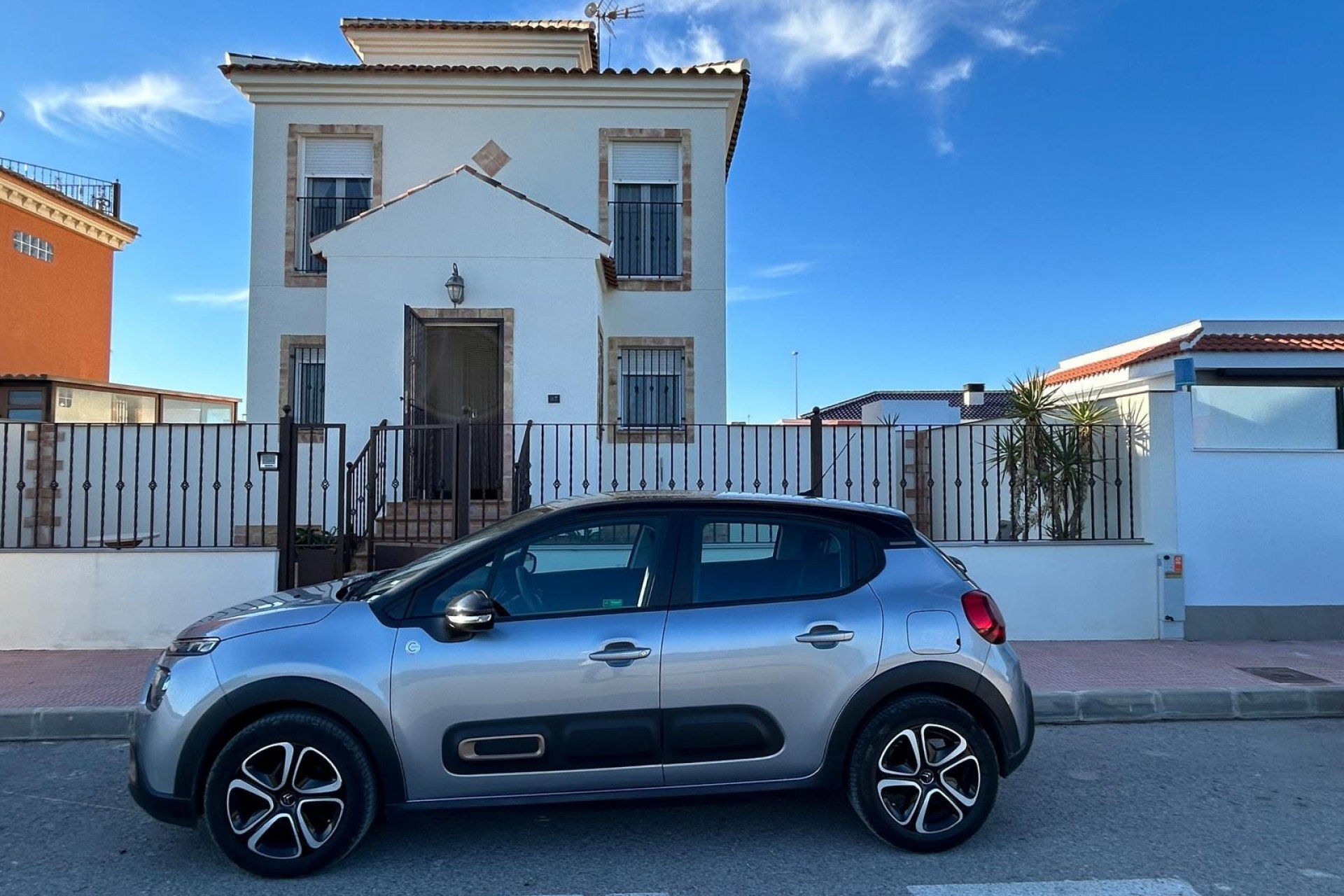 Reventa - Detached House / Villa - Daya Nueva