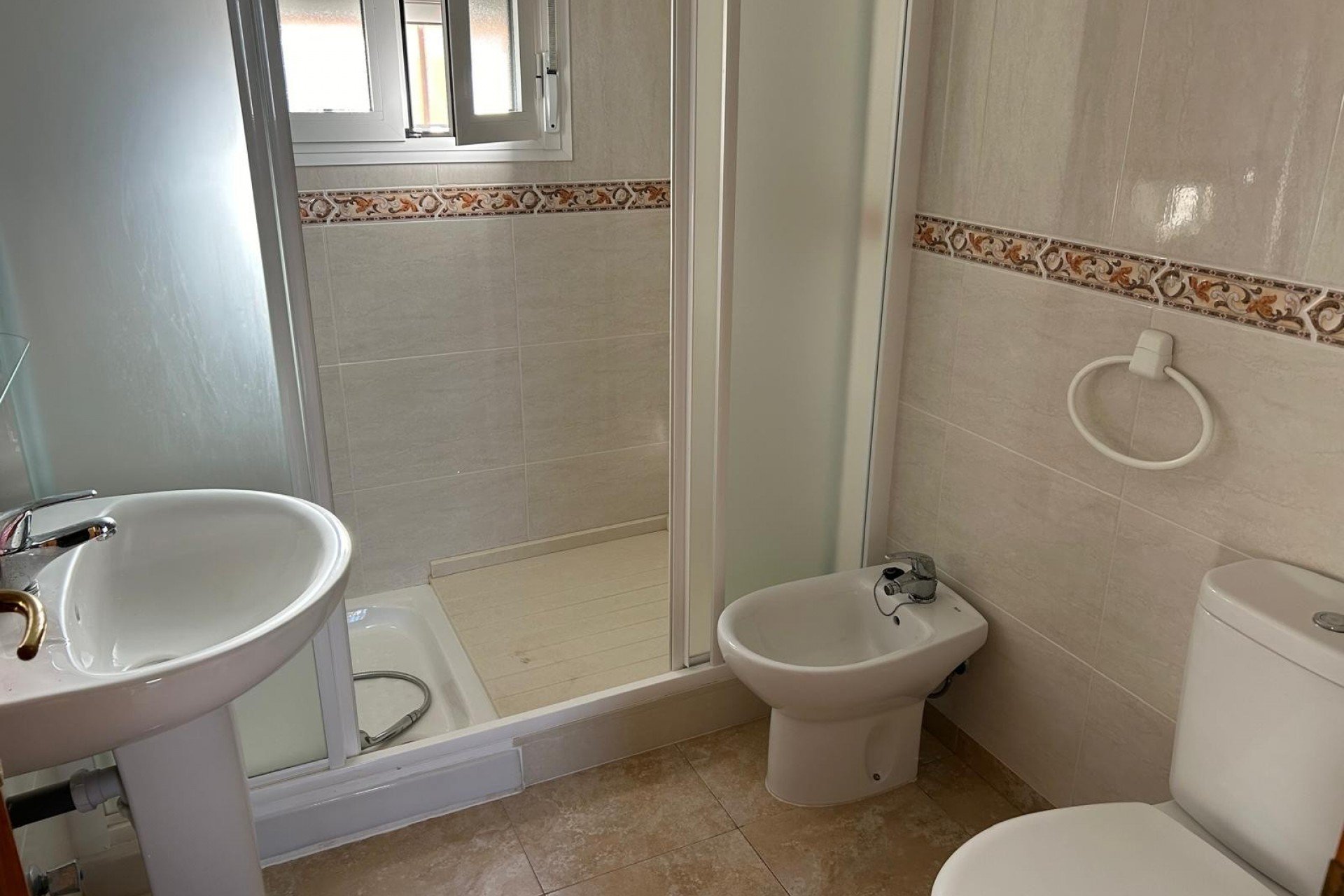 Reventa - Detached House / Villa - Daya Nueva