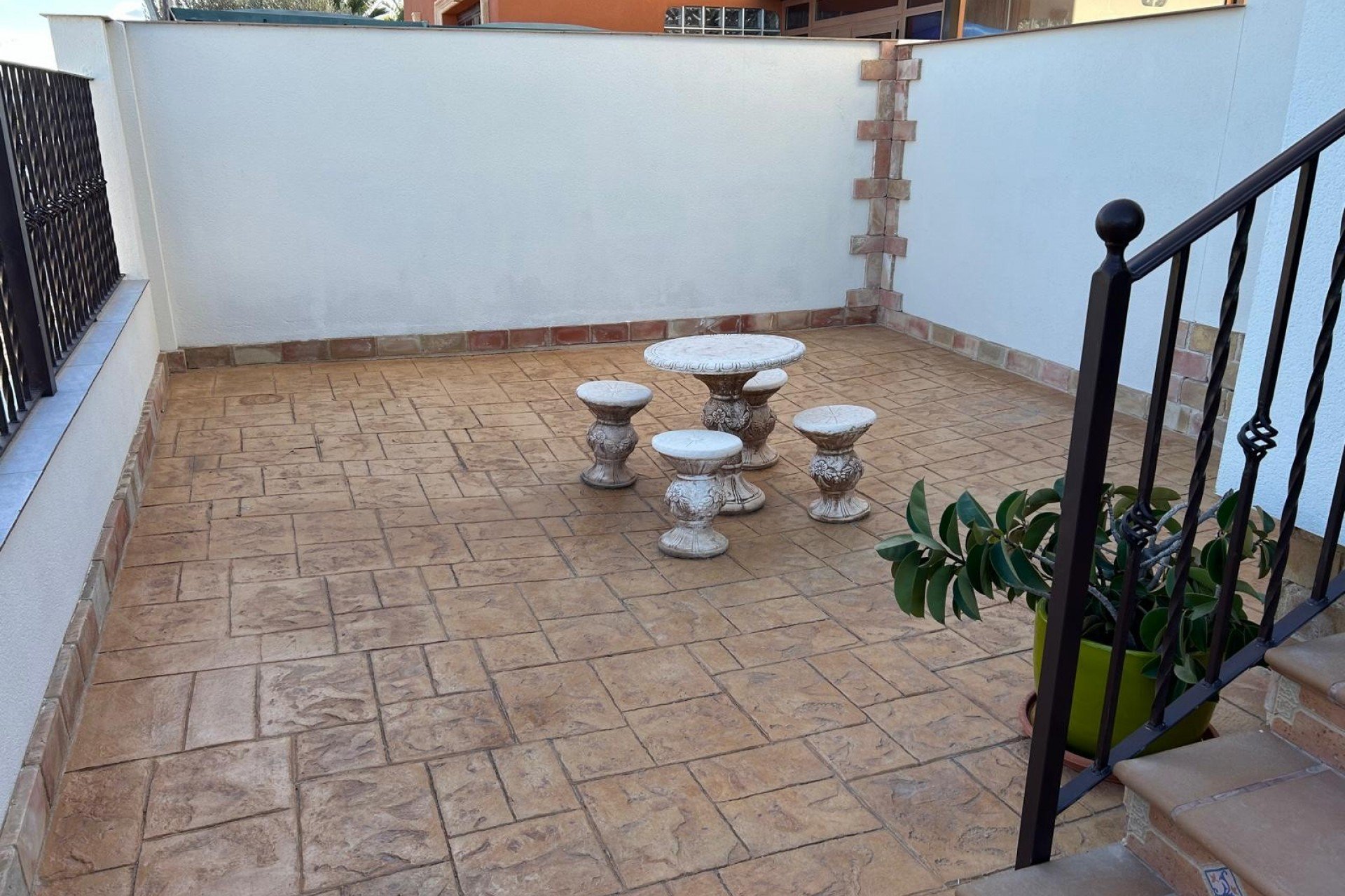 Reventa - Detached House / Villa - Daya Nueva