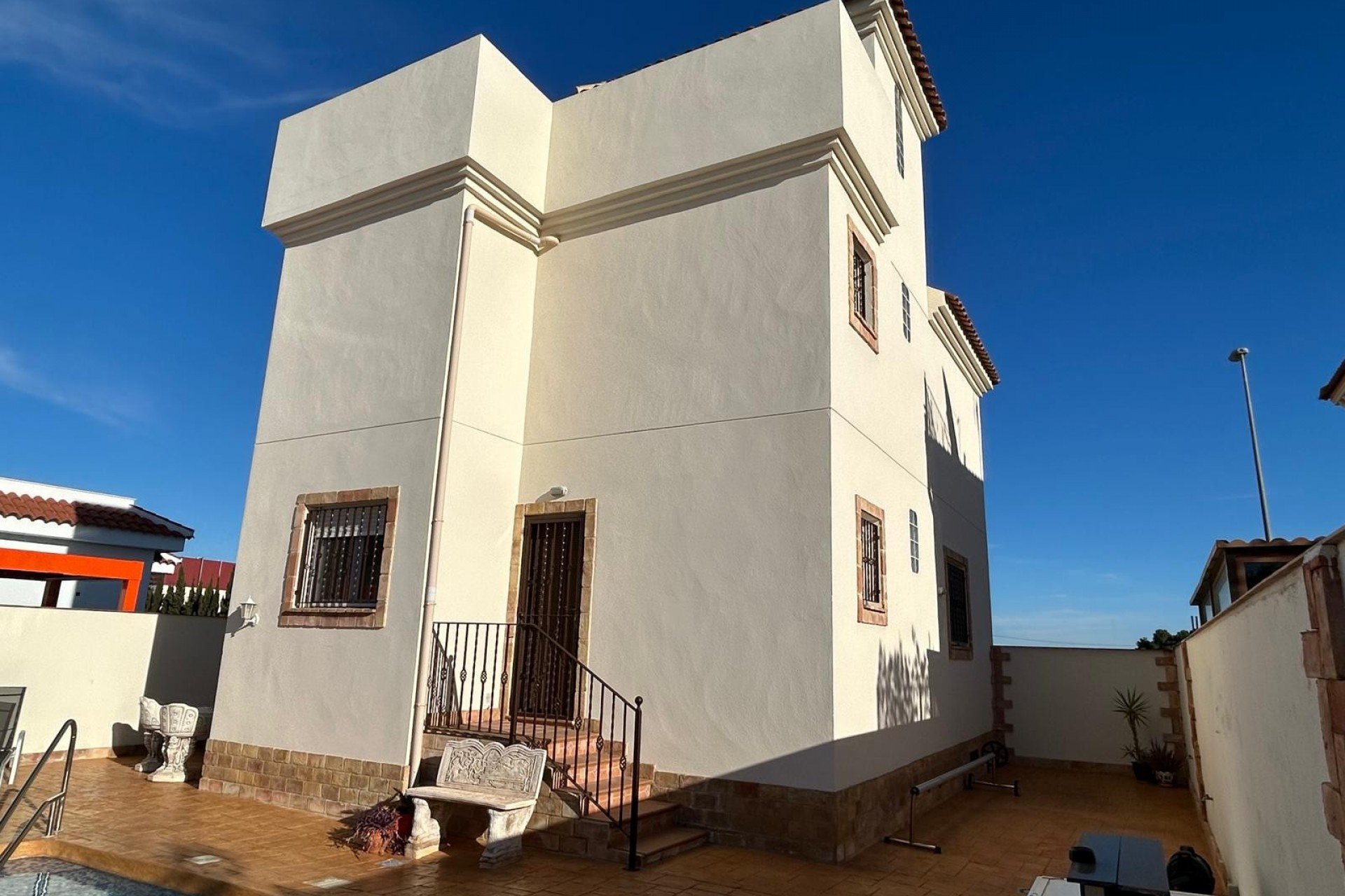 Reventa - Detached House / Villa - Daya Nueva