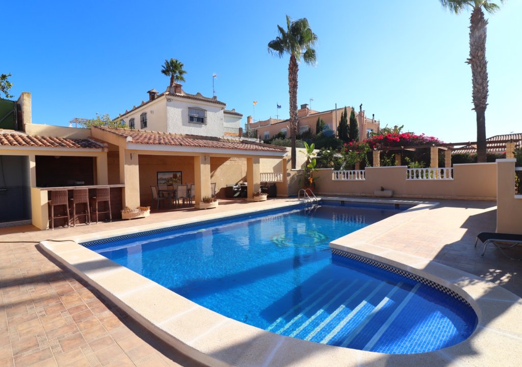 Reventa - Detached House / Villa - La Marina - La Escuera