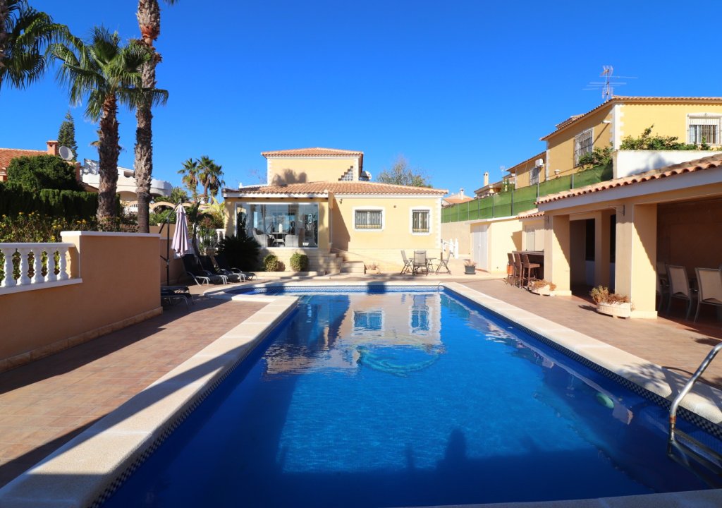Reventa - Detached House / Villa - La Marina - La Escuera