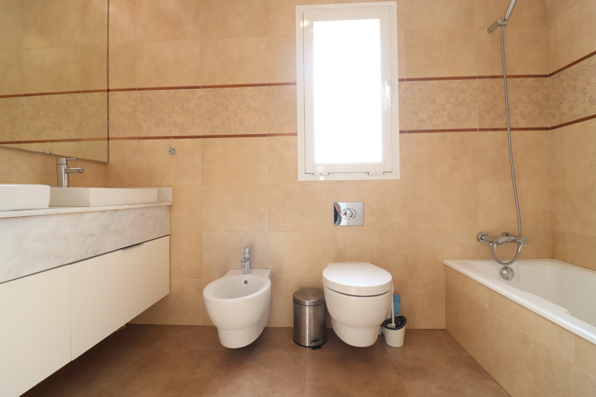 Reventa - Detached House / Villa - La Marina - La Marina - Urbanization