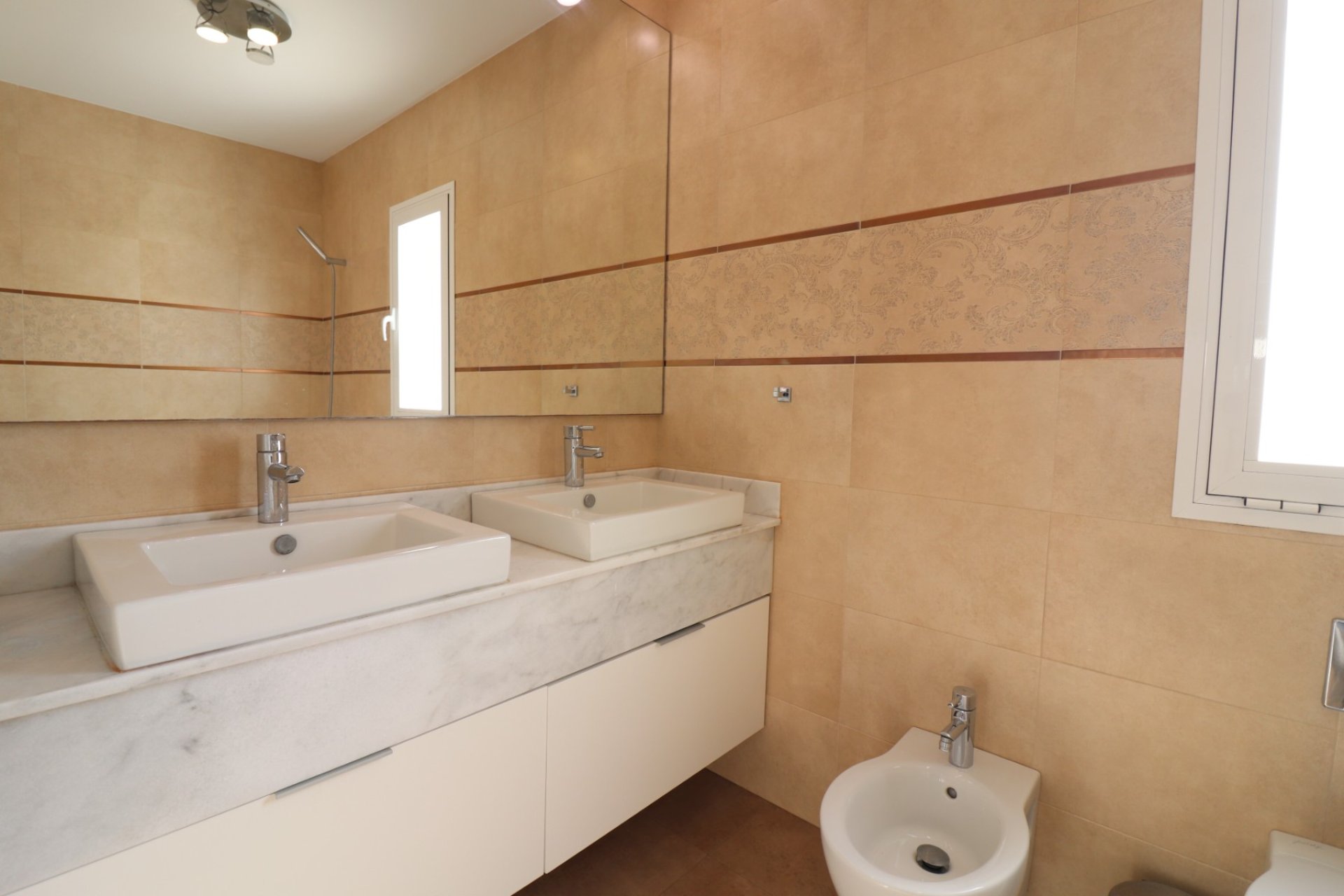 Reventa - Detached House / Villa - La Marina - La Marina - Urbanization