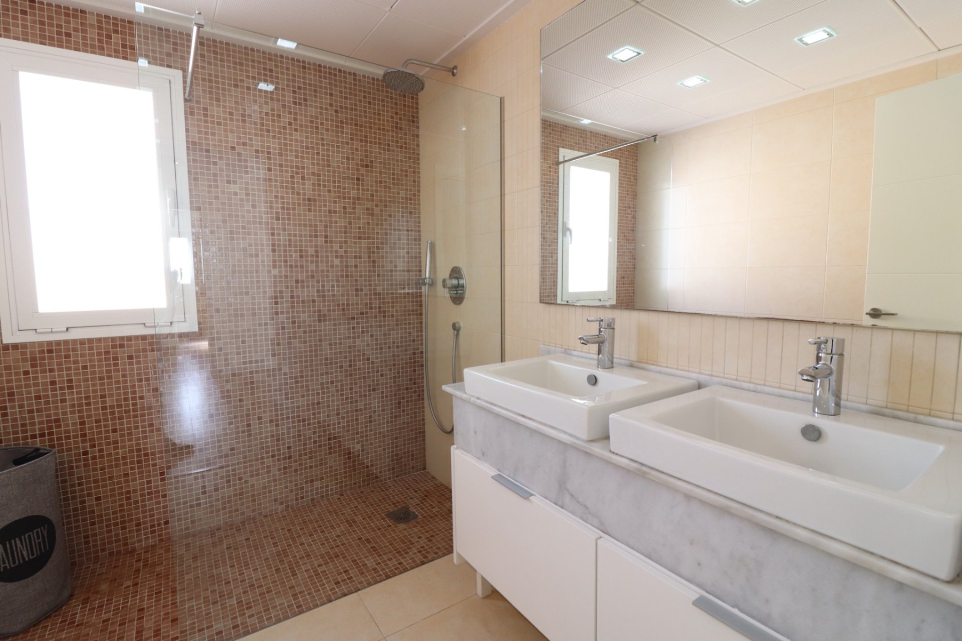 Reventa - Detached House / Villa - La Marina - La Marina - Urbanization