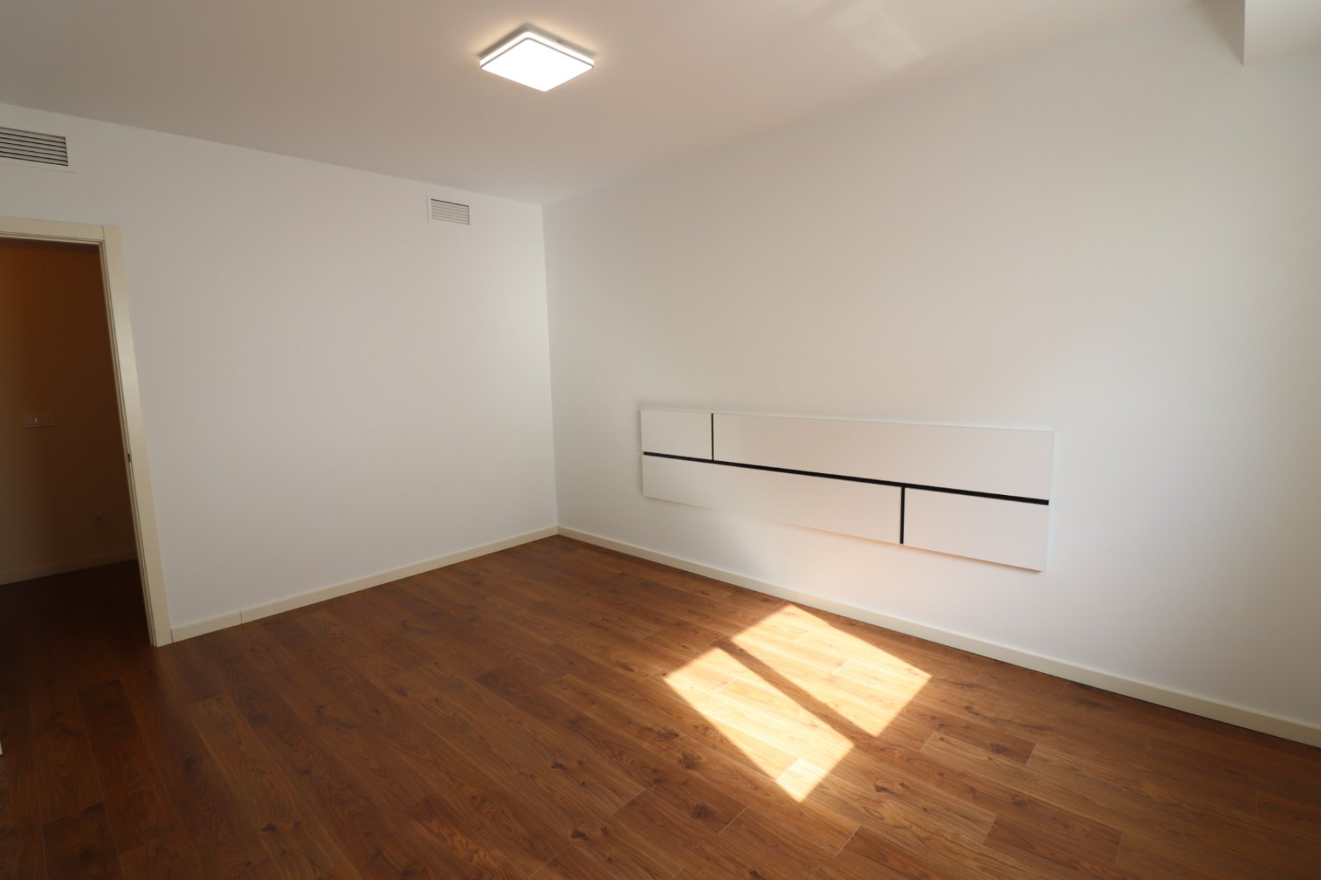 Reventa - Detached House / Villa - La Marina - La Marina - Urbanization