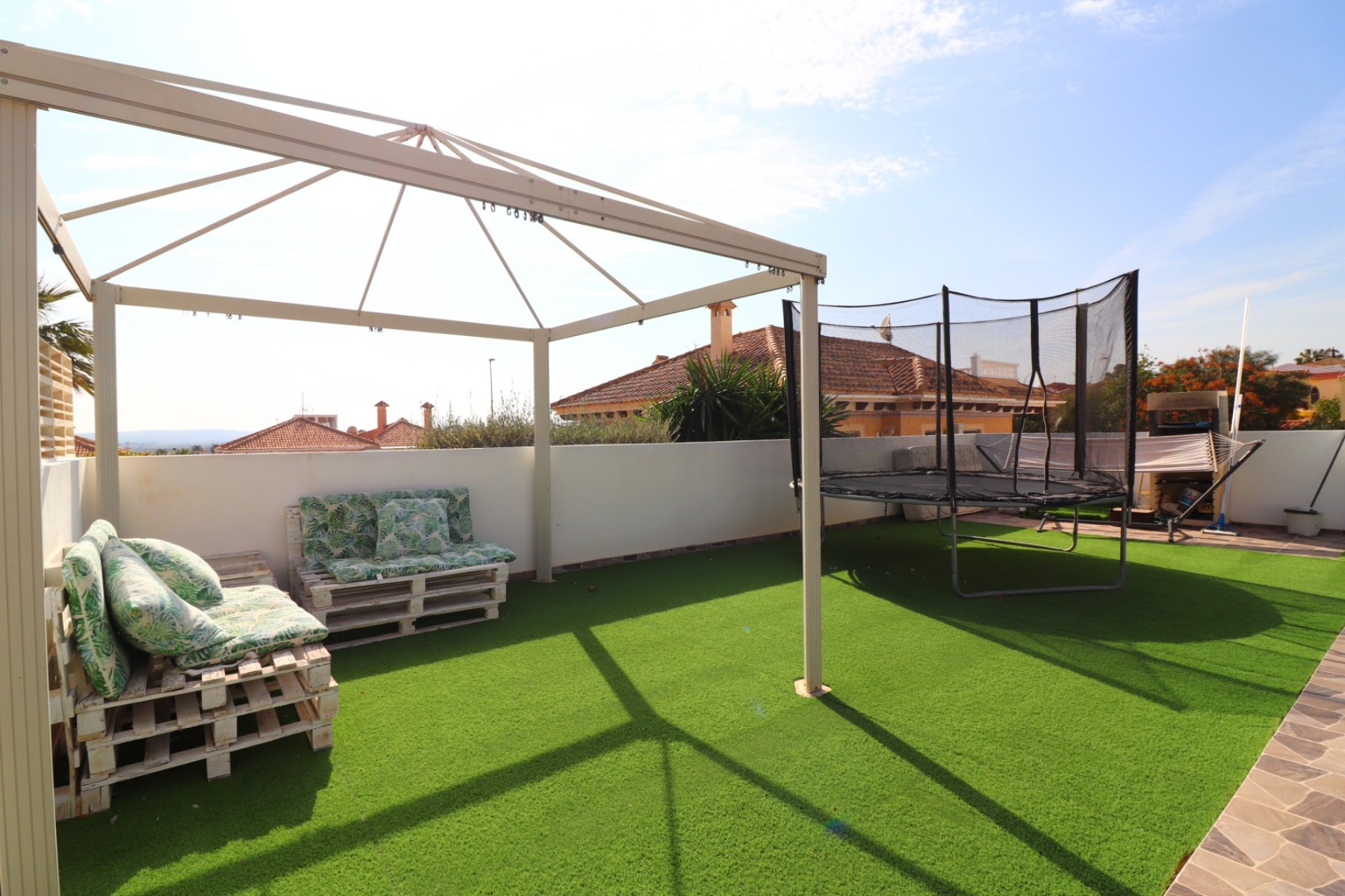 Reventa - Detached House / Villa - La Marina - La Marina - Urbanization