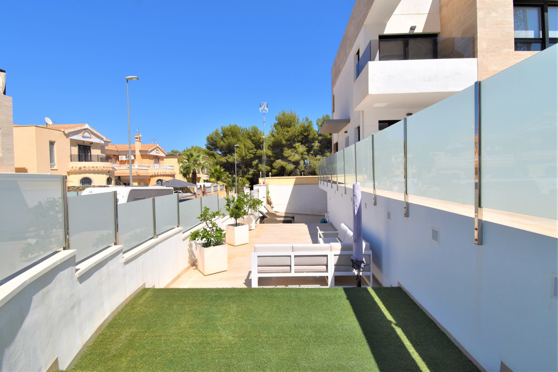 Reventa - Detached House / Villa - Orihuela Costa - Villamartin