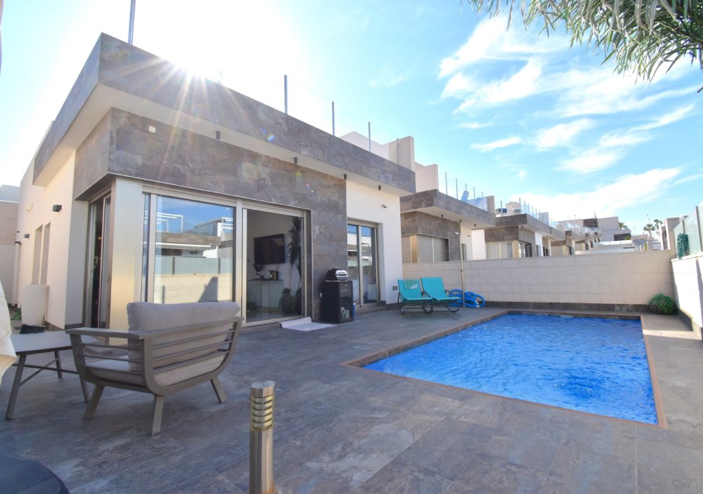 Reventa - Detached House / Villa - Orihuela Costa - Villamartin