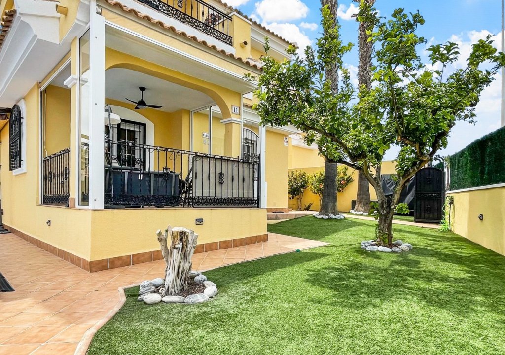 Reventa - Detached villa - Orihuela Costa - Los Dolses