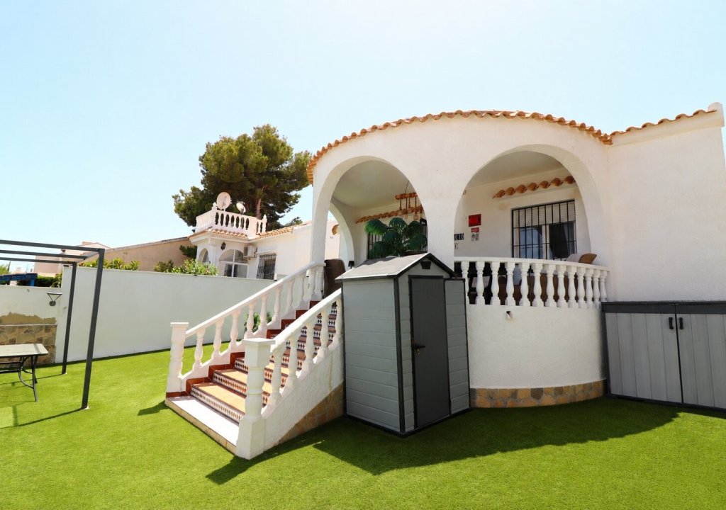 Reventa - Detached villa - Orihuela Costa - Villamartin