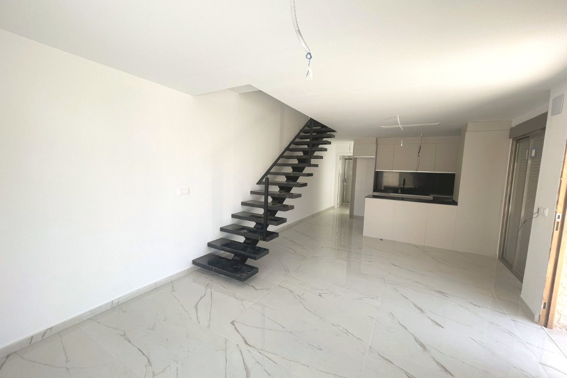 Reventa - Semi Detached - Daya Nueva