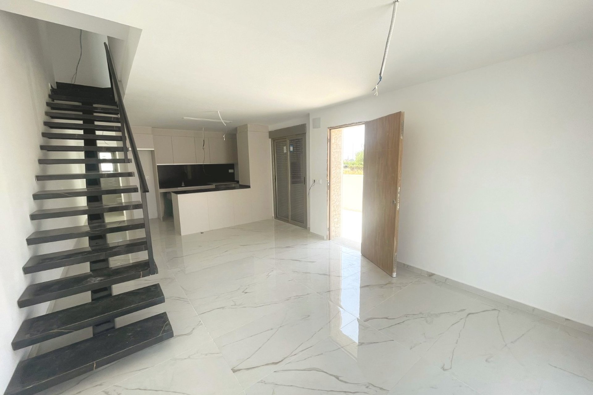 Reventa - Semi Detached - Daya Nueva