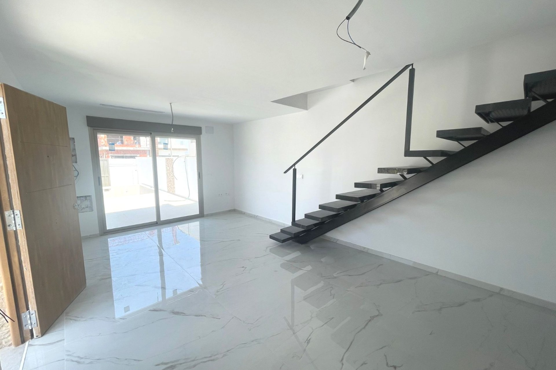 Reventa - Semi Detached - Daya Nueva