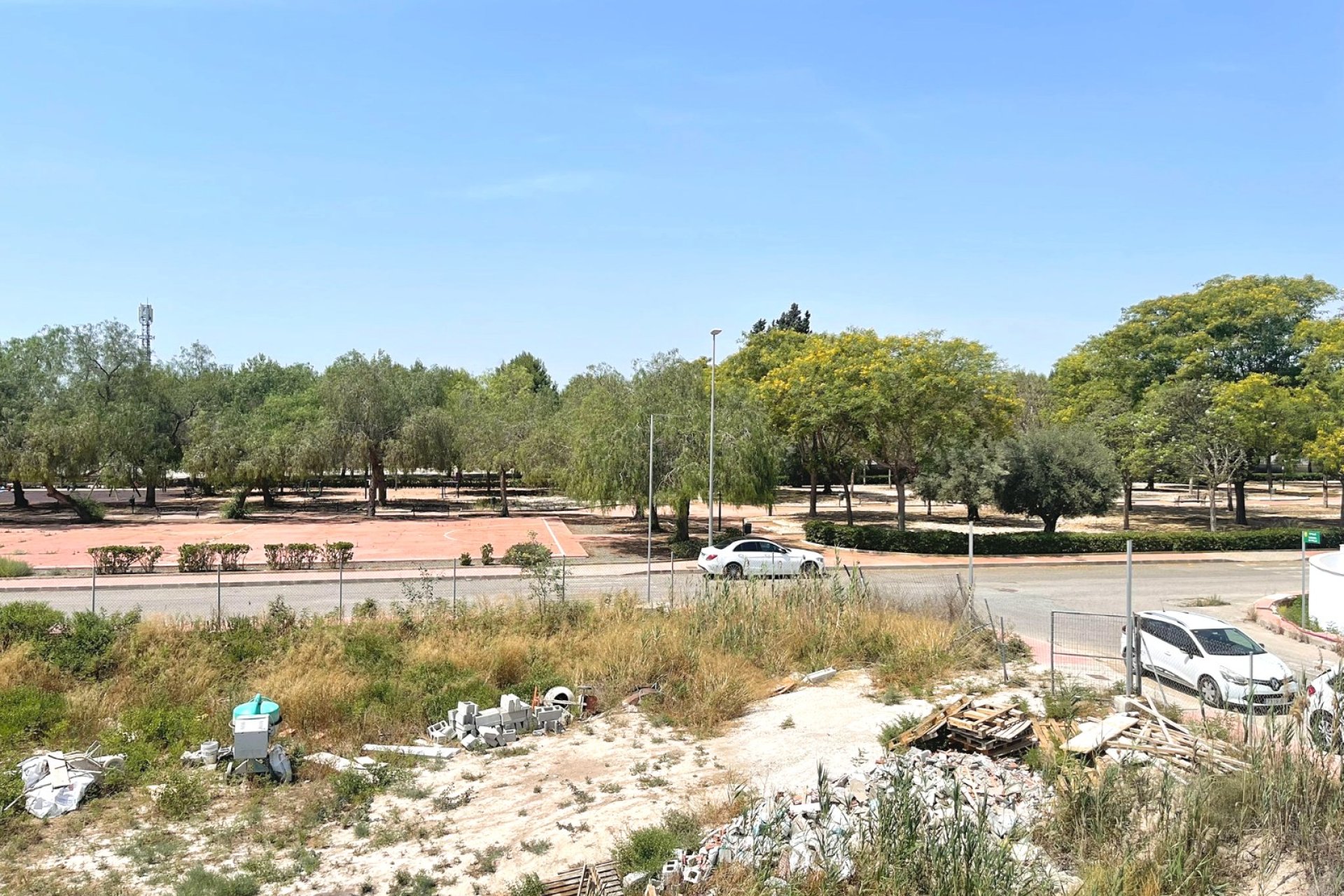 Reventa - Semi Detached - Daya Nueva