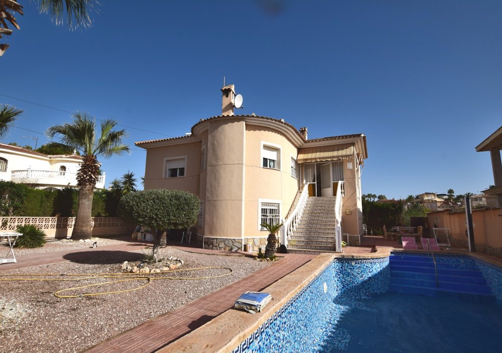Reventa - Villa - Ciudad Quesada - Central Quesada