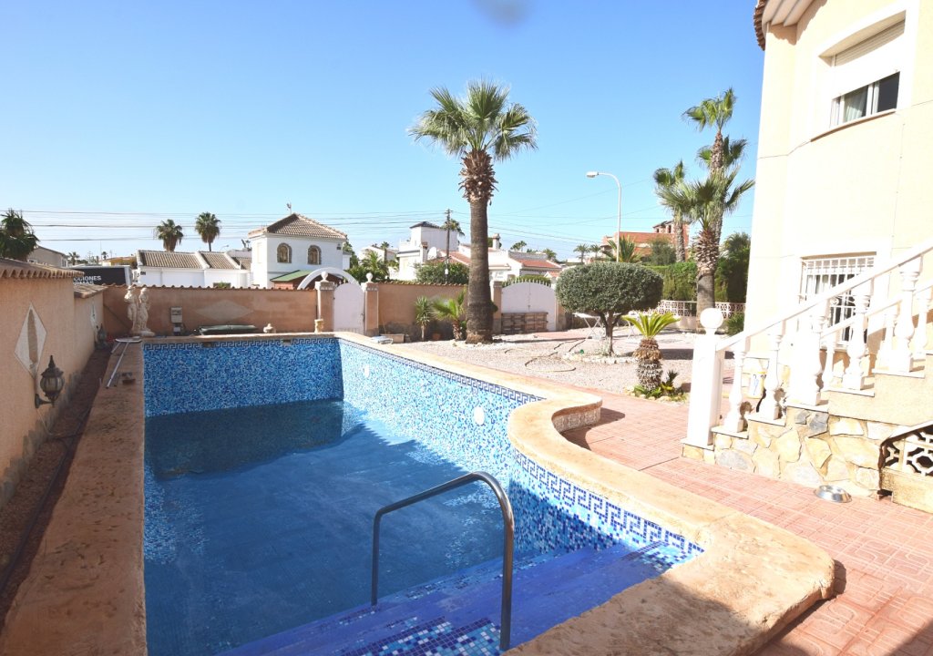 Reventa - Villa - Ciudad Quesada - Central Quesada