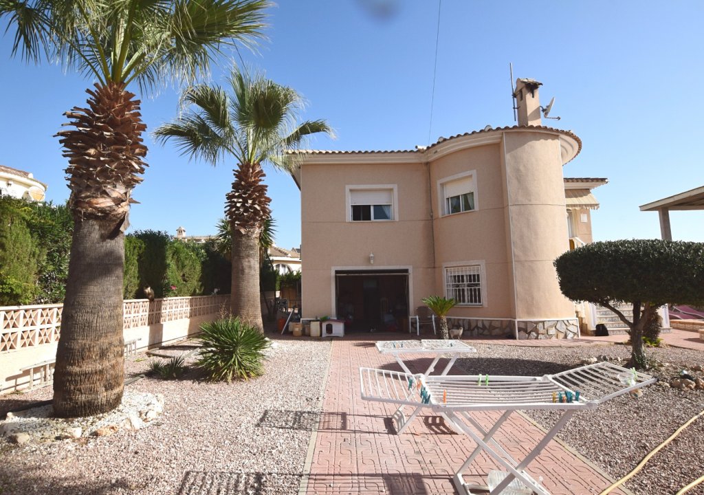 Reventa - Villa - Ciudad Quesada - Central Quesada