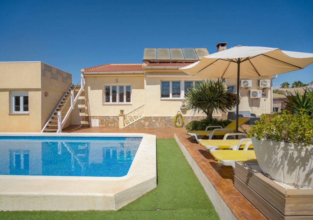 Reventa - Villa - Ciudad Quesada - Central Quesada