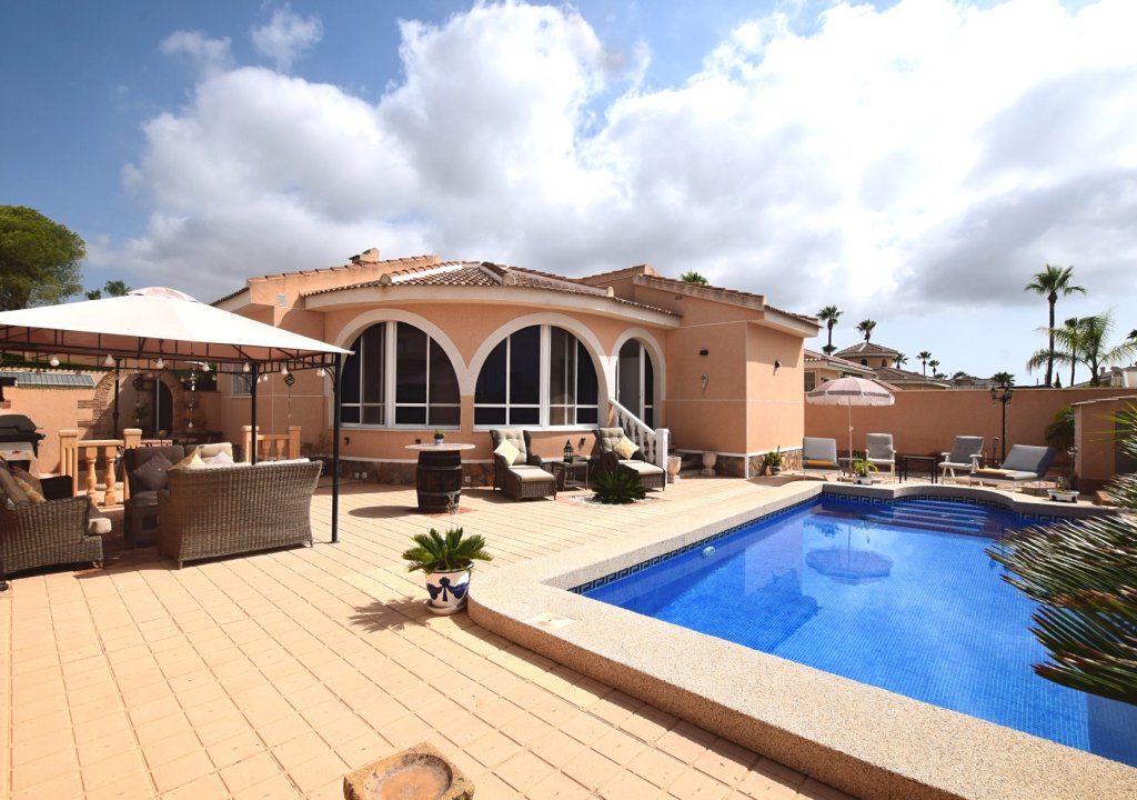 Reventa - Villa - Ciudad Quesada - Doña Pepa