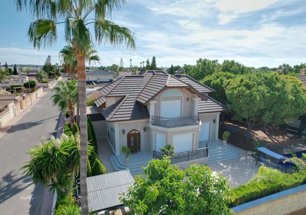 Reventa - Villa - Ciudad Quesada - Dona Pepa