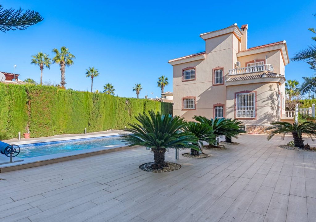 Reventa - Villa - Ciudad Quesada - Dona Pepa