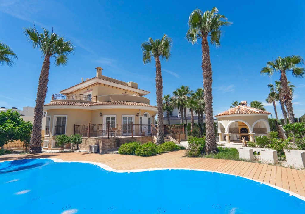 Reventa - Villa - Ciudad Quesada - Dona Pepa