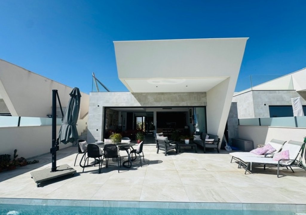 Reventa - Villa - Ciudad Quesada - La Fiesta