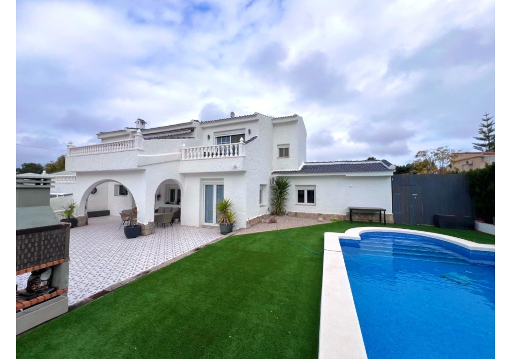 Reventa - Villa - Ciudad Quesada - Town Center