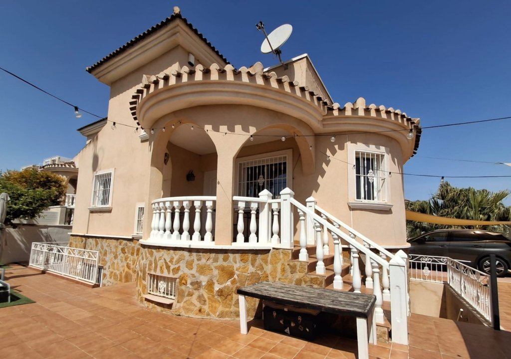 Reventa - Villa Detached - Ciudad Quesada - Dona Pepa