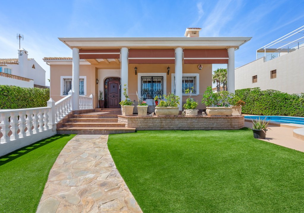 Reventa - Villa - Torrevieja - La Mata