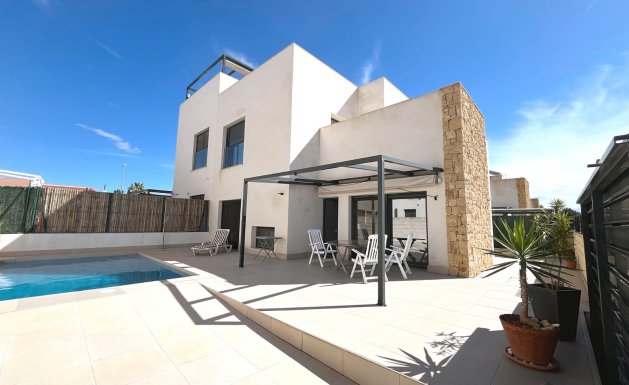 Semi Detached - Resale - Ciudad Quesada - Pueblo Bravo
