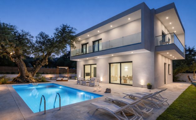 Villa - Obra nueva - Estepona - Estepona