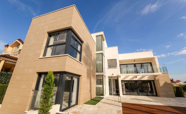 Villa - Obra nueva - Torrevieja - Torrevieja