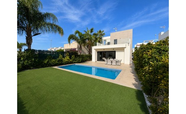 Villa - Resale - Ciudad Quesada - Pueblo Bravo