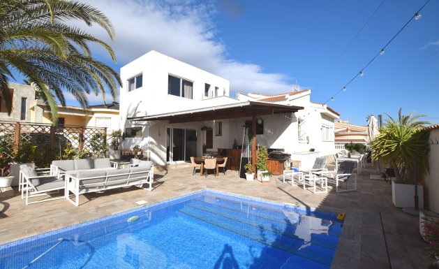 Villa - Reventa - Ciudad Quesada - Central Quesada