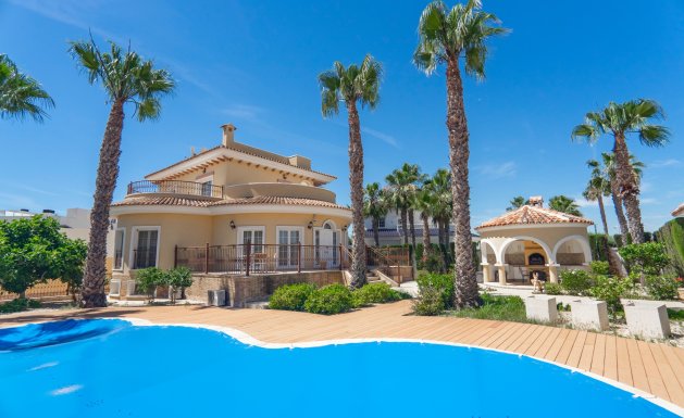 Villa - Reventa - Ciudad Quesada - Dona Pepa