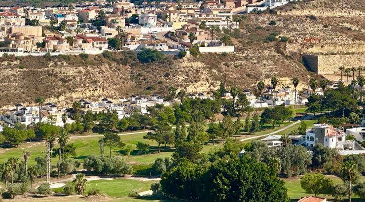 ¿Qué puedes comprar realmente con tu presupuesto en la Costa Blanca?