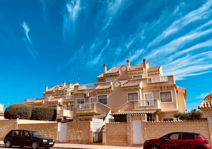 Why Estate Agents in Orihuela Costa and Torrevieja Saw Strong Buyer Interest Across Costa Blanca in 2025