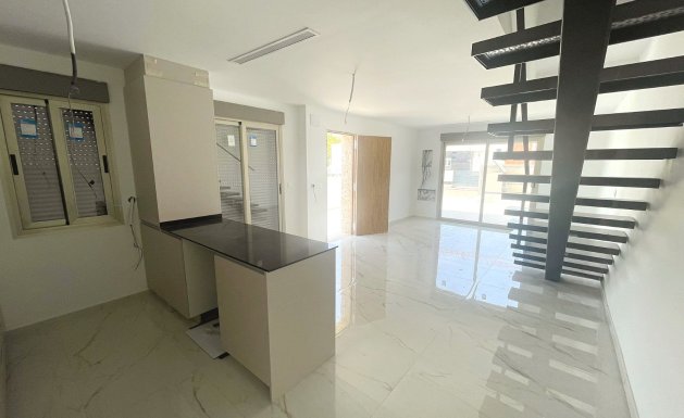 Reventa - Semi Detached - Daya Nueva