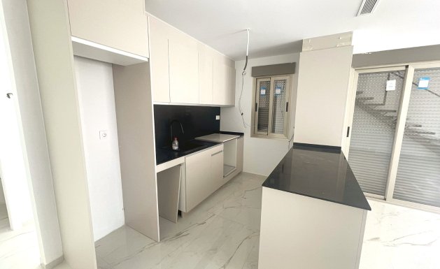 Reventa - Semi Detached - Daya Nueva