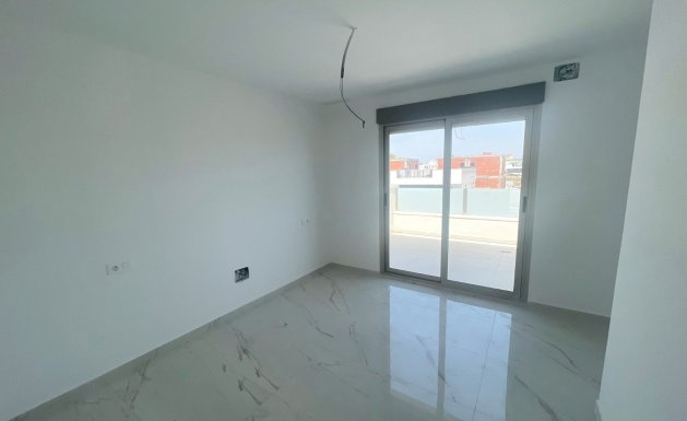Reventa - Semi Detached - Daya Nueva