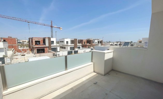 Reventa - Semi Detached - Daya Nueva