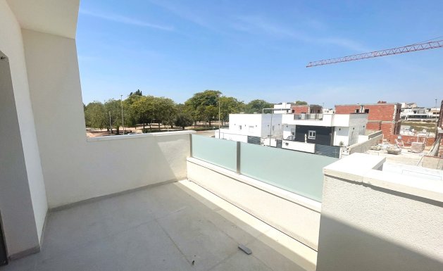 Reventa - Semi Detached - Daya Nueva
