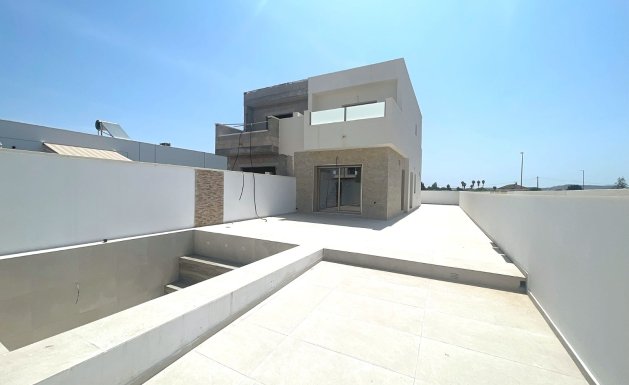Reventa - Semi Detached - Daya Nueva